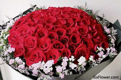 结婚33周年纪念日送什么花好 结婚33周年送几朵花好 六朵花