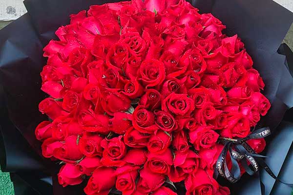 情人节最火的鲜花之一：199朵玫瑰花！