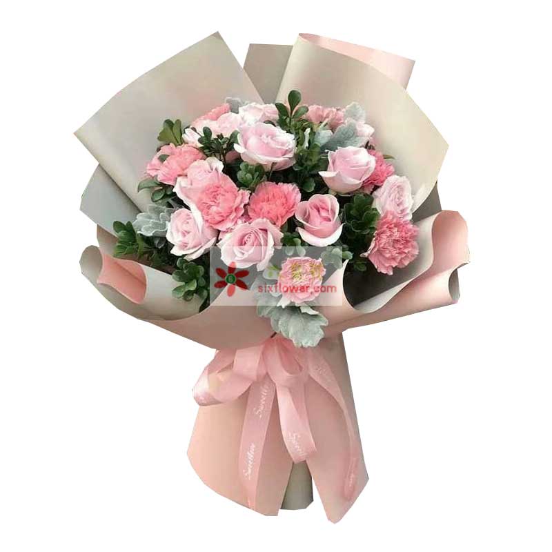 9枝粉色玫瑰，9枝粉色康乃馨，银叶菊点缀，配叶丰满；