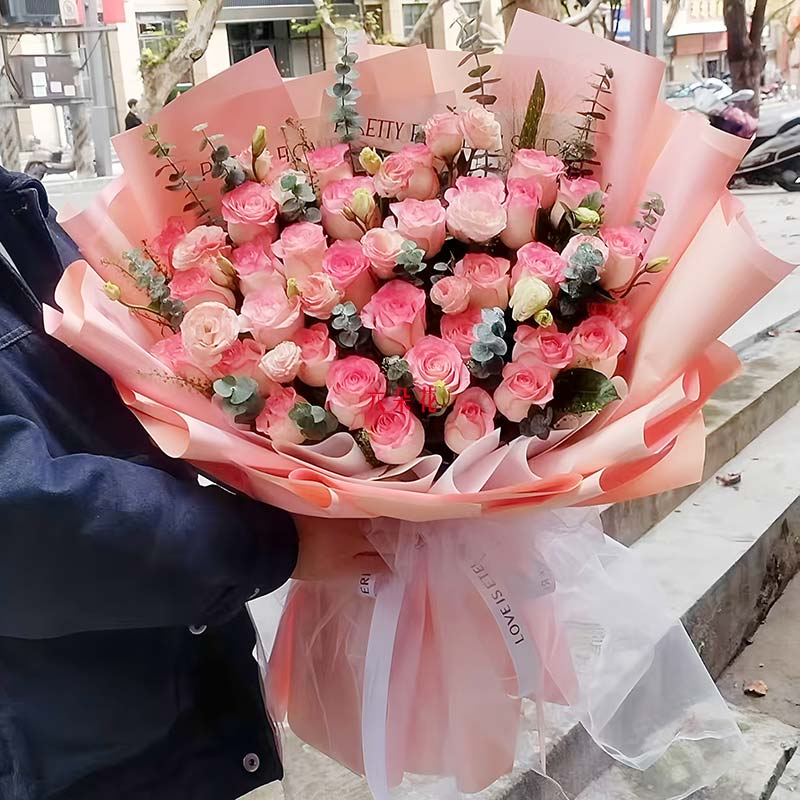 33朵艾莎粉玫瑰,最好的爱情