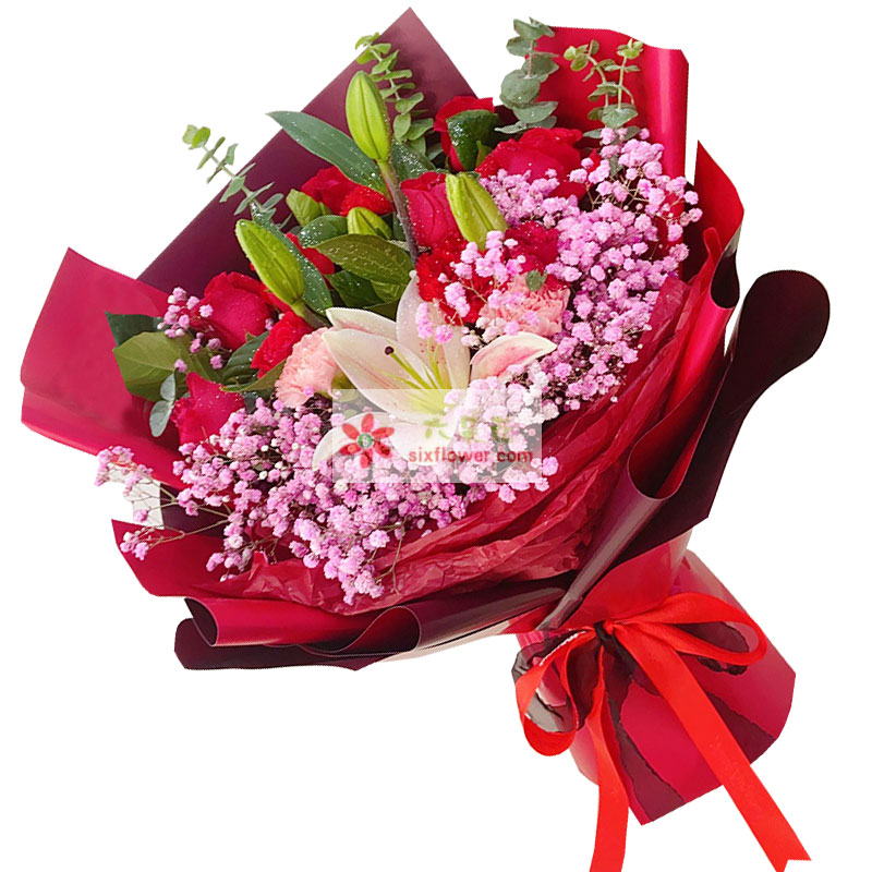 11朵红玫瑰康乃馨百合，享受爱的包围喝温暖