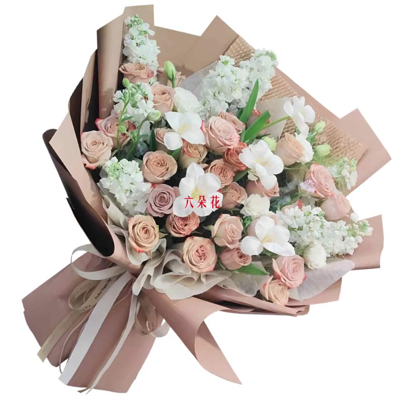 22朵卡布奇诺玫瑰5朵郁金香,让爱不断升温