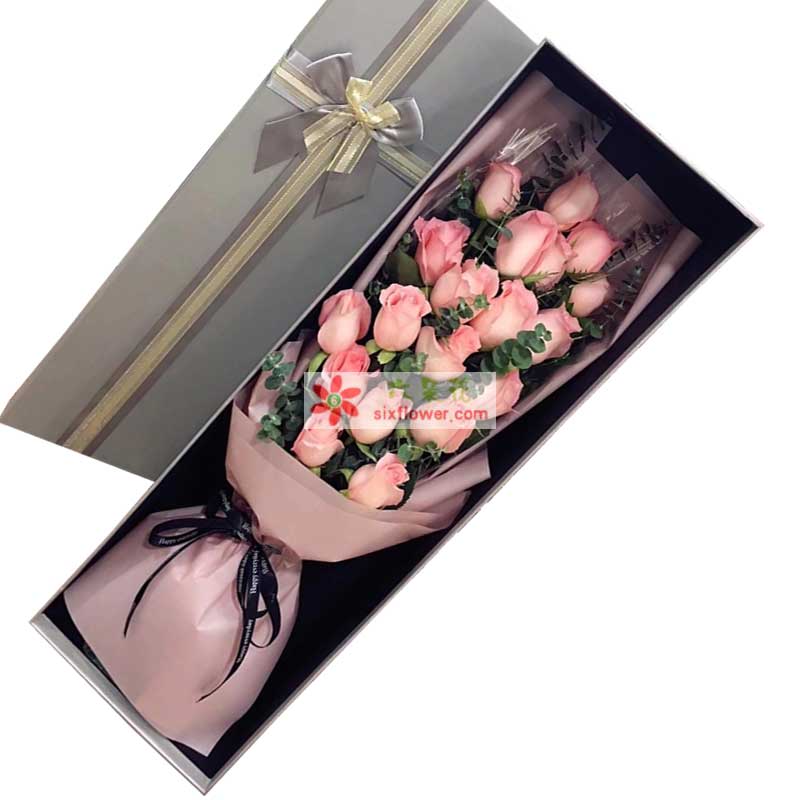 19枝粉色玫瑰，尤加利点缀
